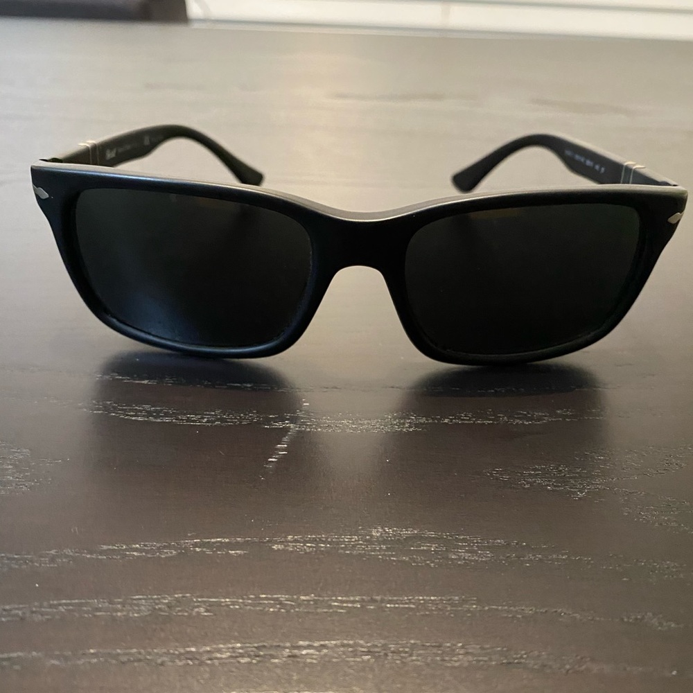 Persol’s Men’s polarized sunglasses - 3048-S